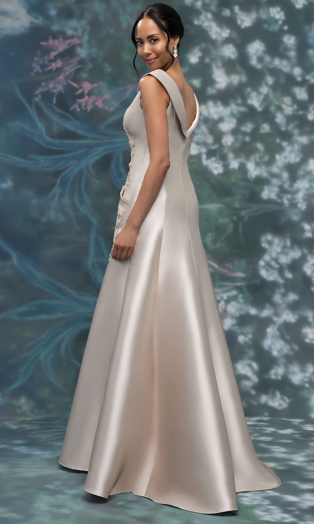 MGNY By Mori Lee 2070030 - Cap Sleeve V-Back Embellished Gown - Image 2