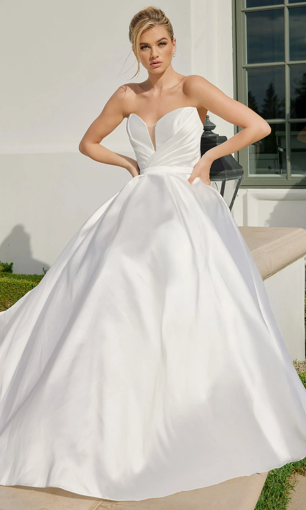 Nox Anabel JE1075 - Modern Strapless Bridal Ball Gown - Image 4