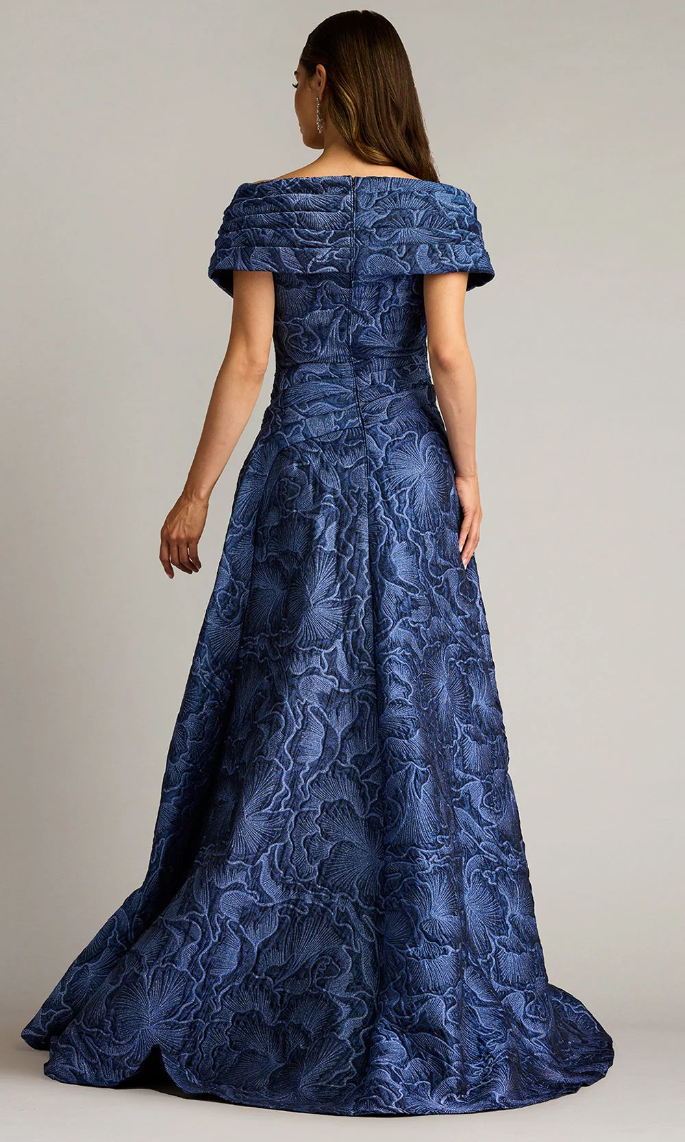 Tadashi Shoji CHN25179L - Durant Floral Jacquard Sweetheart Evening Gown - Image 2